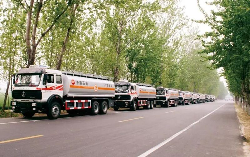 危化品运输再敲警钟丨z6尊龙集团危险品标志牌 守护您的安全