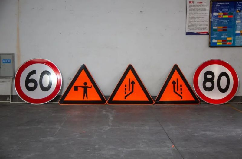 交通荧光 点亮夜色丨z6尊龙集团光学荧光色反光膜