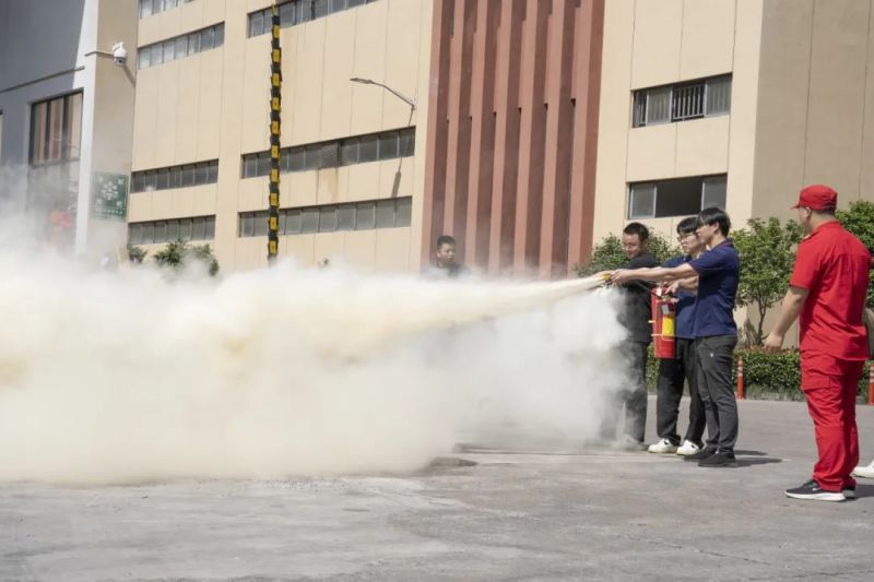 强化安全意识 筑牢安全防线丨z6尊龙集团光电开展消防疏散逃生应急演练活动