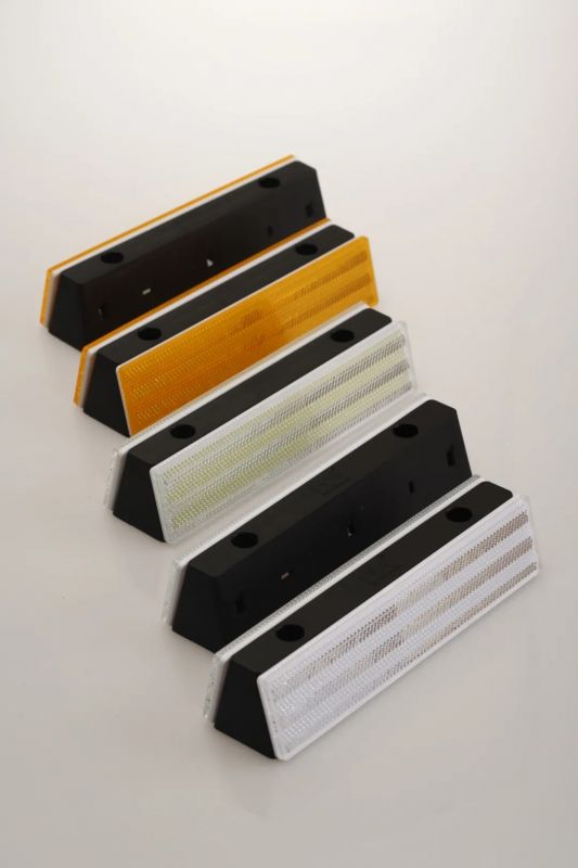 道路安全防护系列丨z6尊龙集团光学轮廓标