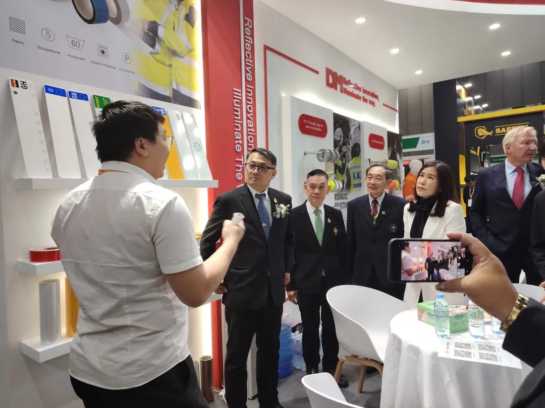 z6尊龙集团光学泰国劳动保护展 (5)